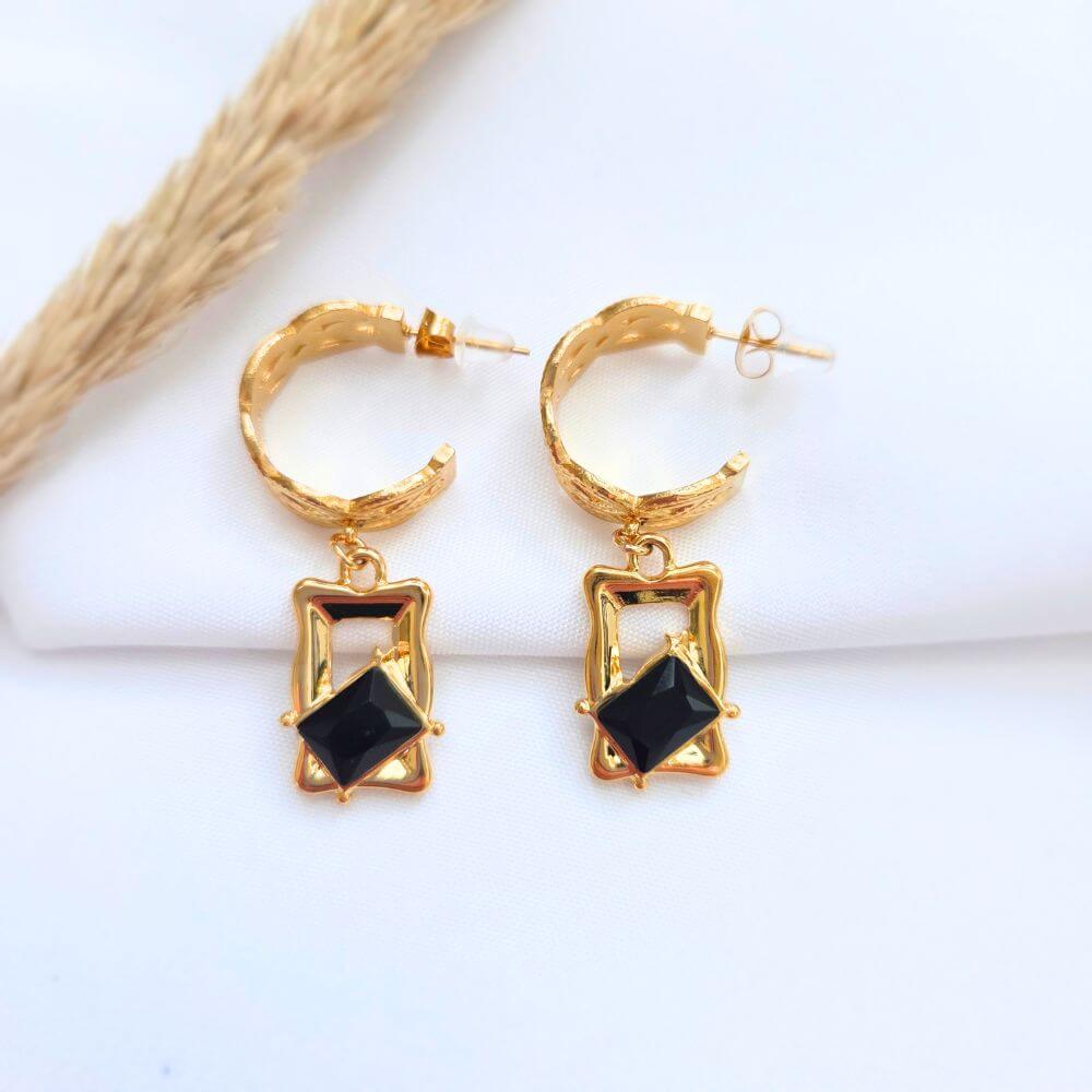 Boucles d'Oreilles INÈS Noire Dorées